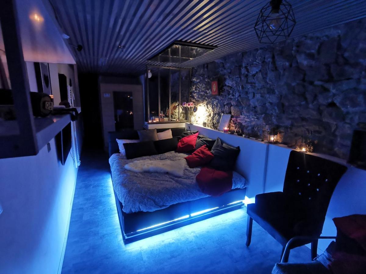 Sweet Loft Grenoble-Love Room Avec Jacuzzi & Sauna Екстер'єр фото