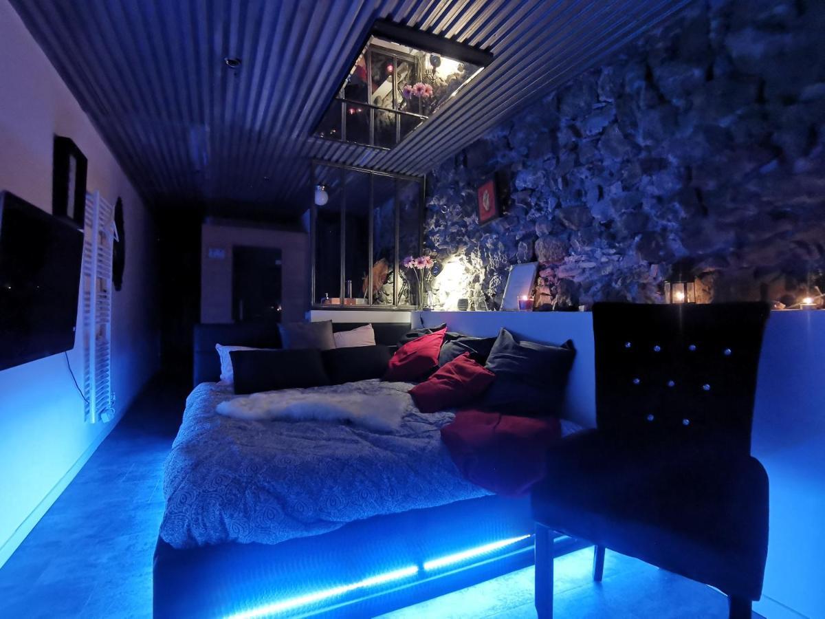 Sweet Loft Grenoble-Love Room Avec Jacuzzi & Sauna Екстер'єр фото