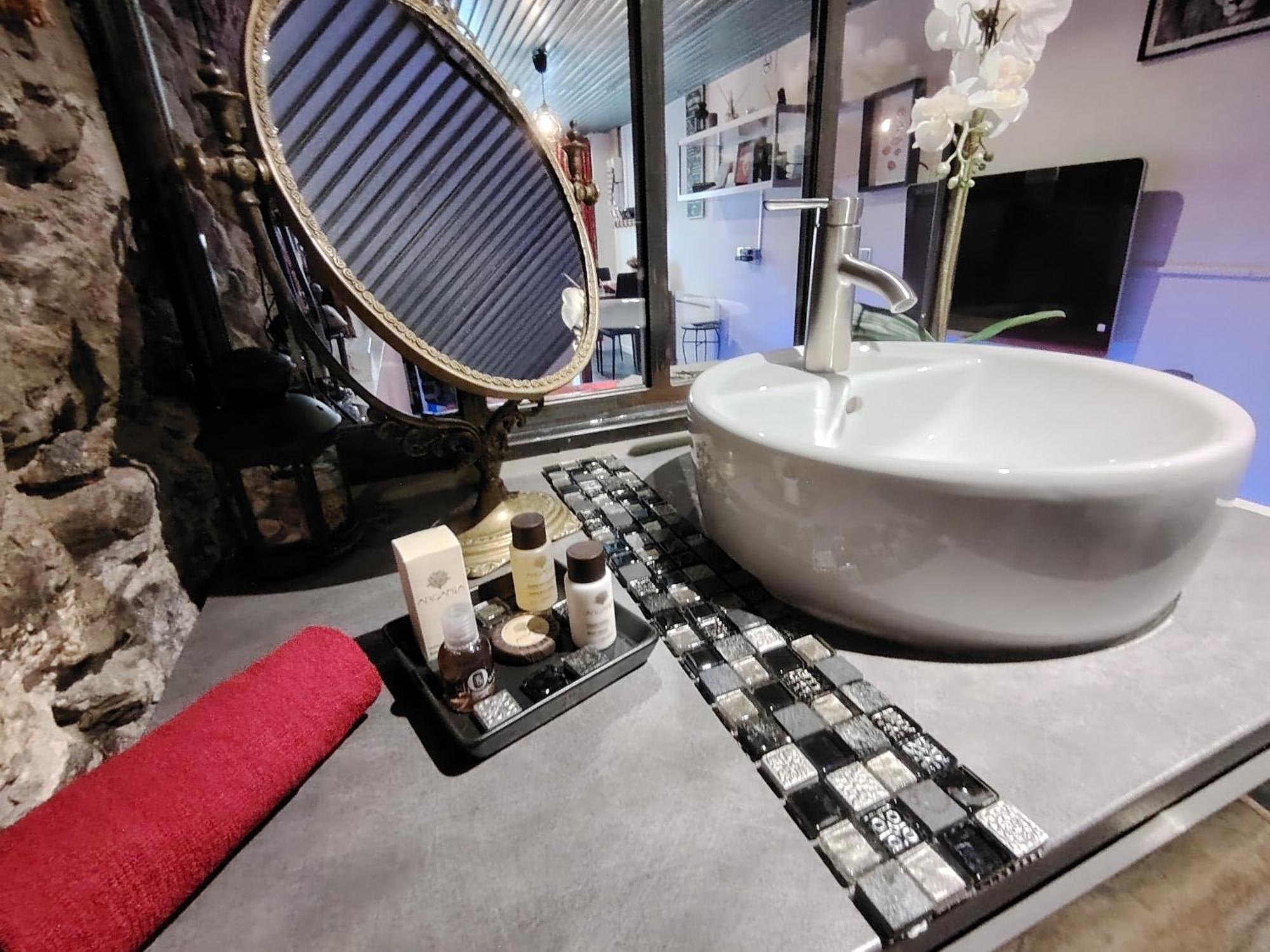 Sweet Loft Grenoble-Love Room Avec Jacuzzi & Sauna Екстер'єр фото