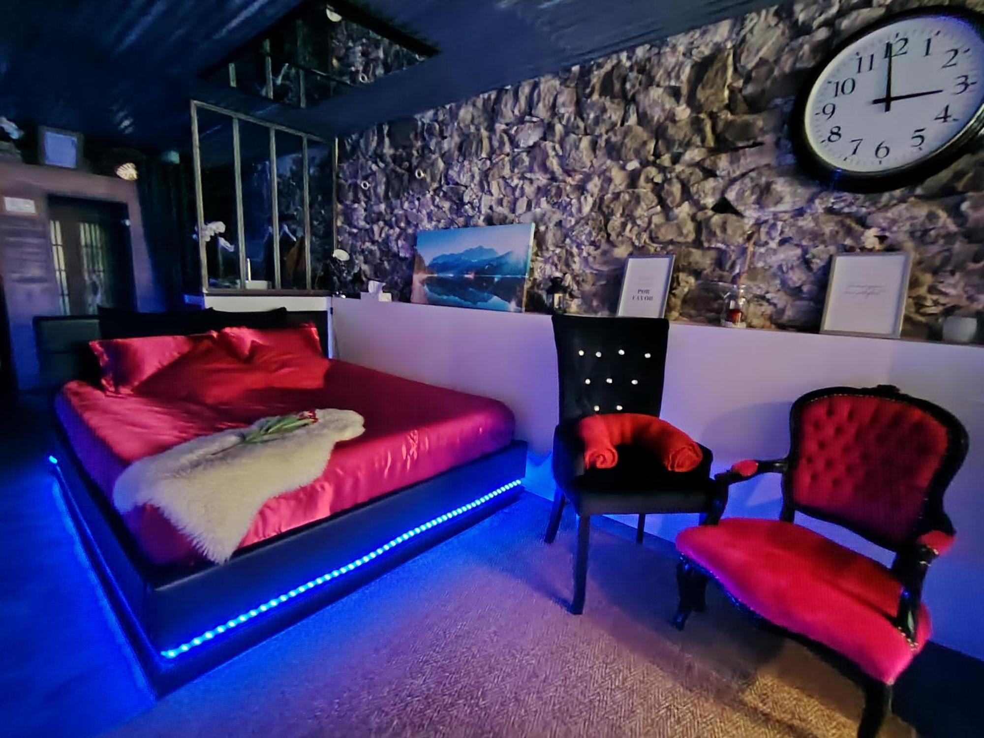 Sweet Loft Grenoble-Love Room Avec Jacuzzi & Sauna Екстер'єр фото
