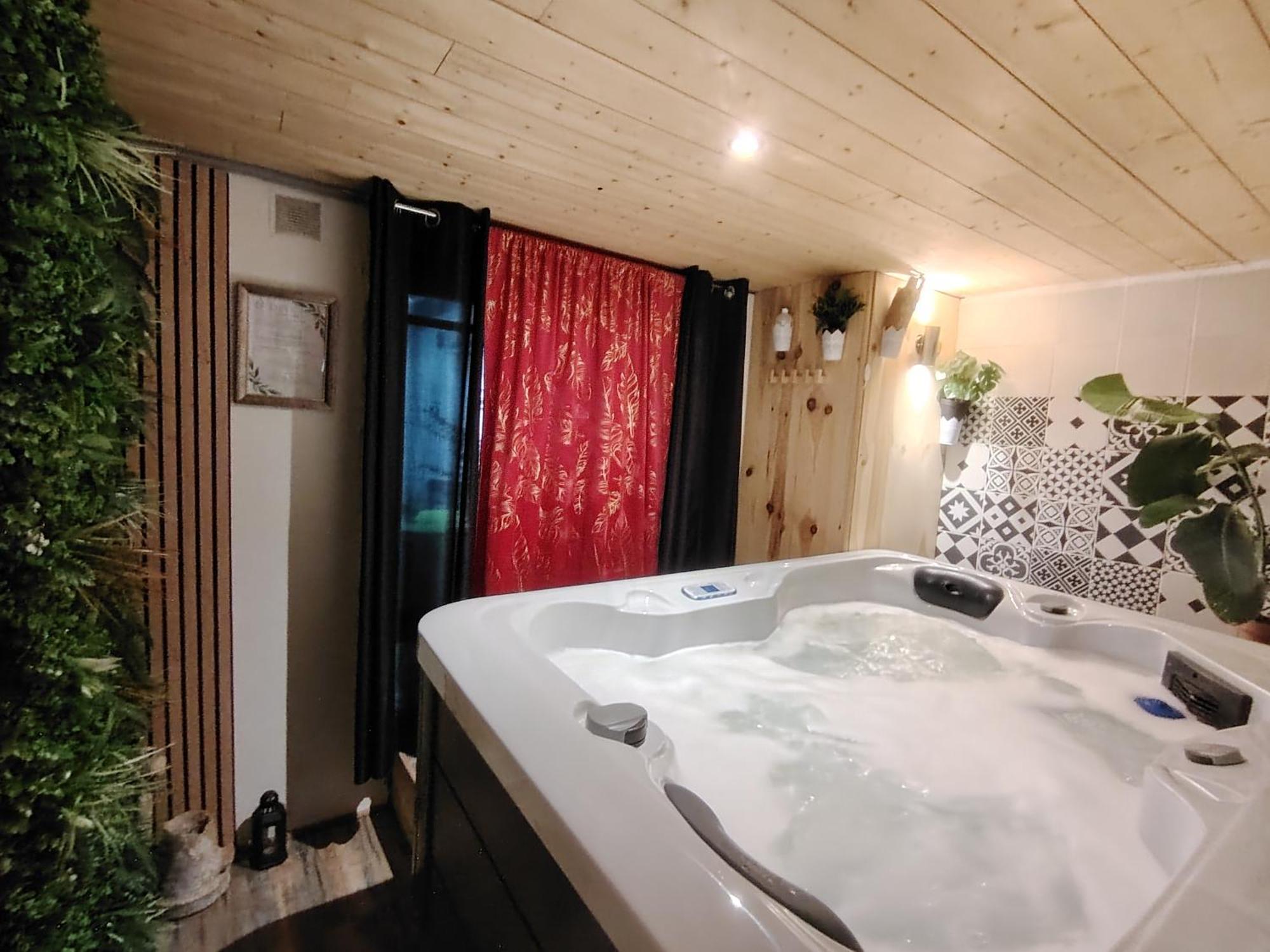 Sweet Loft Grenoble-Love Room Avec Jacuzzi & Sauna Екстер'єр фото